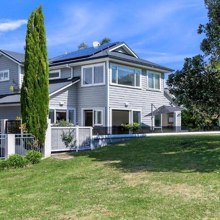 Stunning Tranquil Home With Green Space Views Mount Maunganui Eksteriør bilde